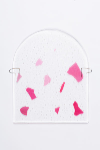 Solveig Lønseth - "Døgn", 103-261, 2025, fusjonert glass, 30 x 24 cm.